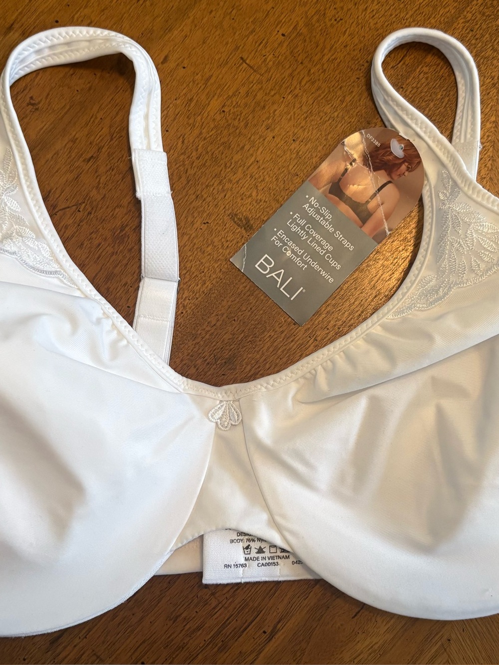 Bali Women’s Bra 40C White Lightly Lined Full Coverage NWT